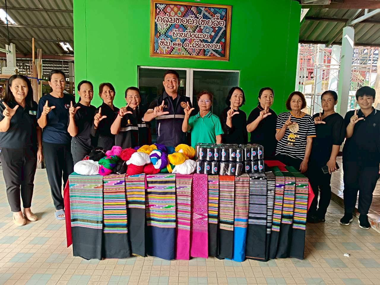 ระหว่างวันที่ 11-12 มีนาคม 2569 ศูนย์การเรียนรู้ระดับตำบลเชียงบาน จัดโครงการพัฒนาอาชีพชุมชน การจัดการเรียนรู้เพื่อพัฒนาตนเอง  หลักสูตรการทอผ้าไทลื้อลายน้ำไหลเกาะมุข จำนวน 9 ชั่วโมง 