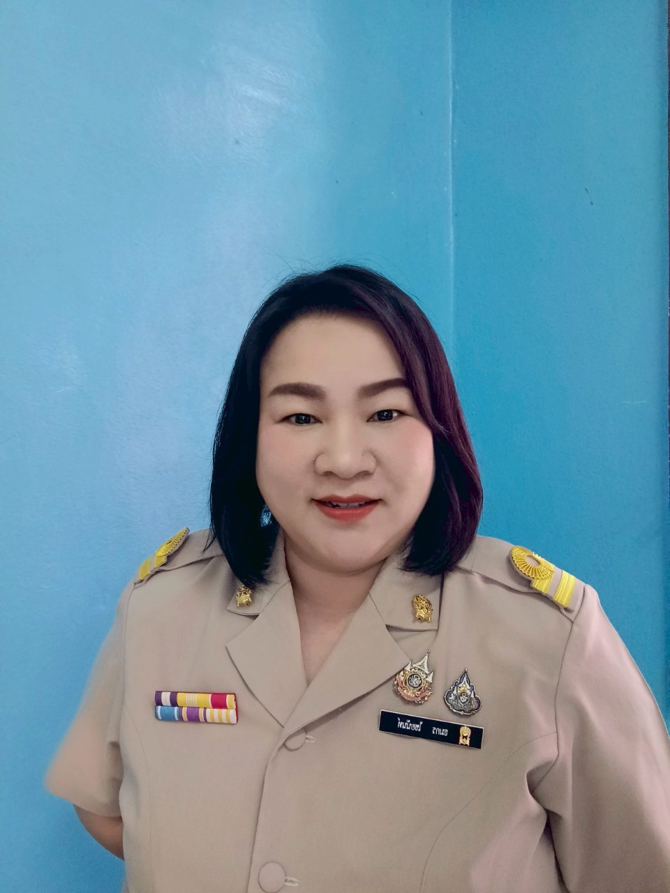 นางธมกร  ไชยนันท์